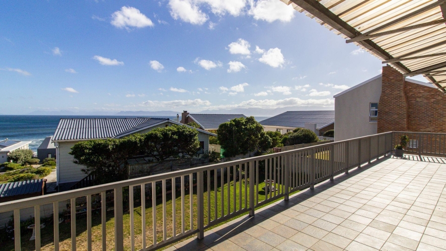 4 Bedroom Property for Sale in De Kelders Western Cape